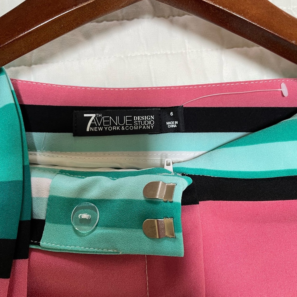 Multicolor capris. - Picture 3 of 3